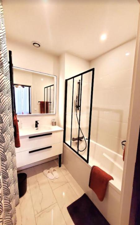 Ravissant Appartement Entierement Renove T2, Proche De La Rue Saint Catherine Bordeaux Luaran gambar